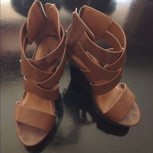 📦 SOLD 📦Brown wedges
