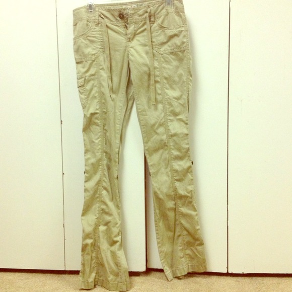 Mudd khaki cargo pants size 3 in juniors