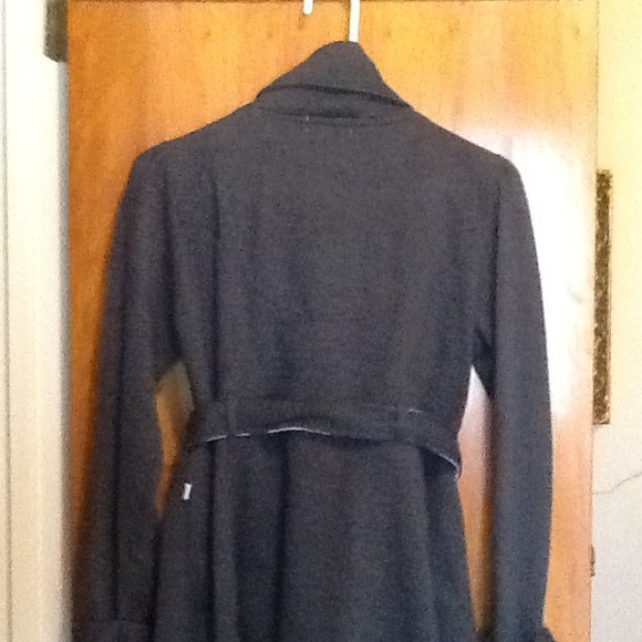 Jacket🎀REDUCED🎀 - Picture 3 of 4