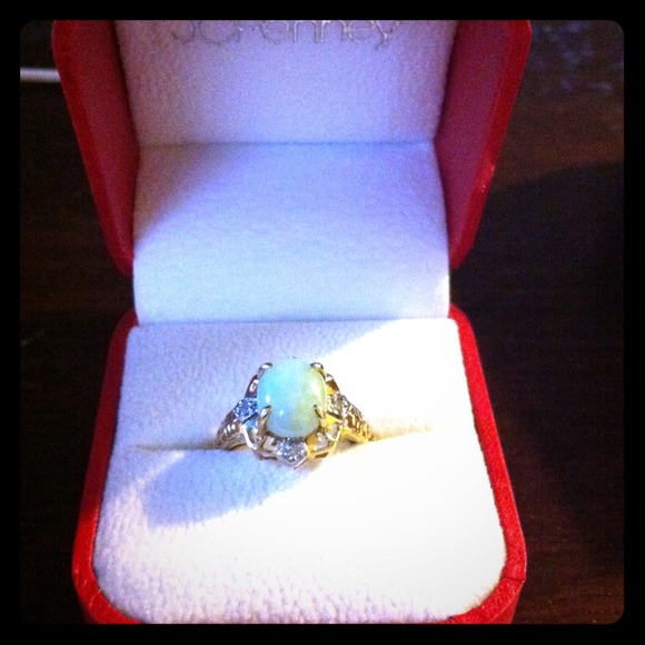 Gold jade ring