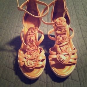 💢SOLD Vince Camuto wedges