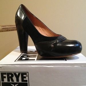 FRYE Liv Shootie Black Leather&Suede platform pump