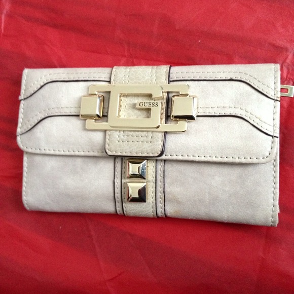 Guess clutch wallet.