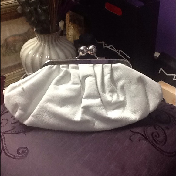 ALDO white patten leather clutch - Picture 1 of 3