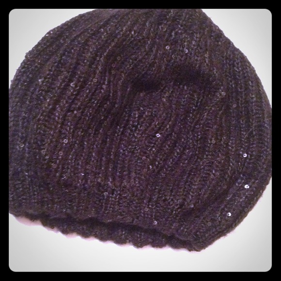 ⭐⭐Black Sparkly Beanie! ⭐⭐