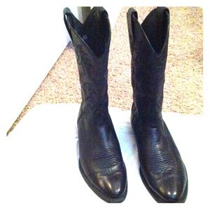 ⚠Reduced⚠Ariat Men's cowboy boots