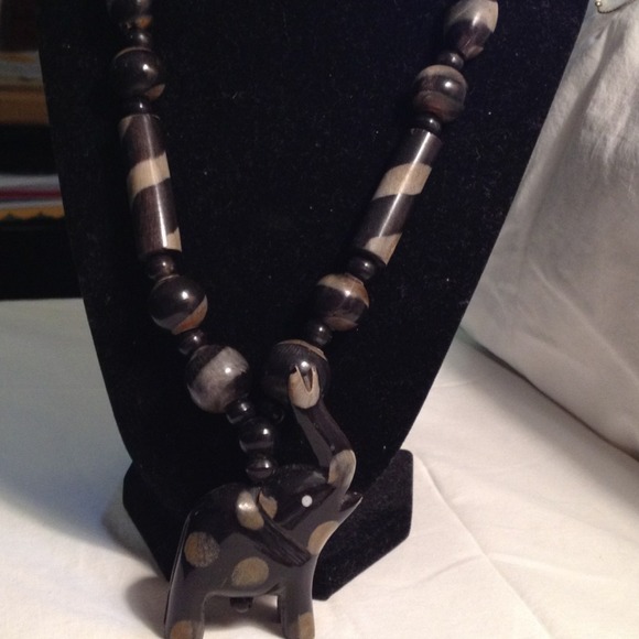 Cute elephant necklace - Picture 1 of 1