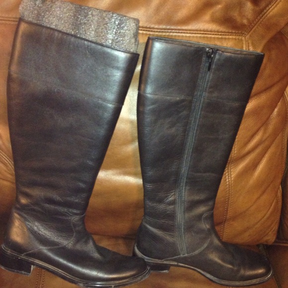 Riding boots