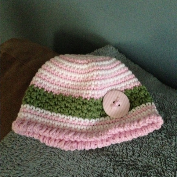have a baby shower coming up!?!?Handmade baby hat!