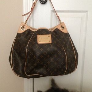 Louis Vuitton galliera pm