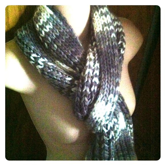 AE thick gray knitted scarf - Picture 1 of 3