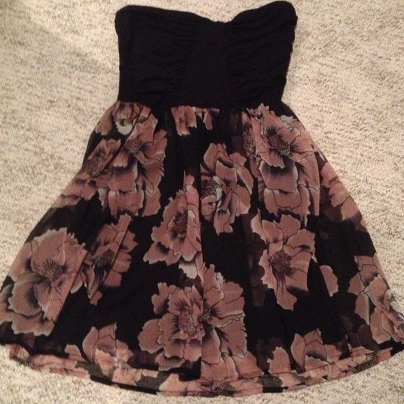 ***RESERVED******EUC Strapless black/floral dress