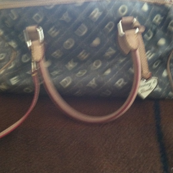 Dooney & Bourke Handbags - Purse
