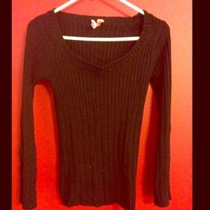 Scoop neck black sweater