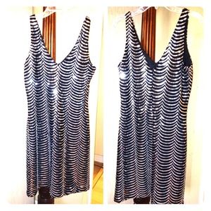 🎉HOST PICK🎉 Sequenced cocktail or event dress