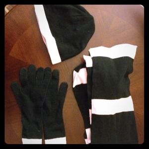 Matching glove, scarf and hat set