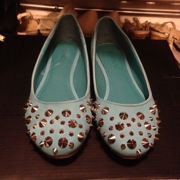 🎉Sold🎉 Skyblue studded flats size 6.5