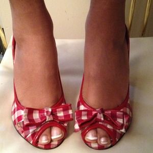 Kenneth Cole Unlisted- Red & White Plaid Pumps