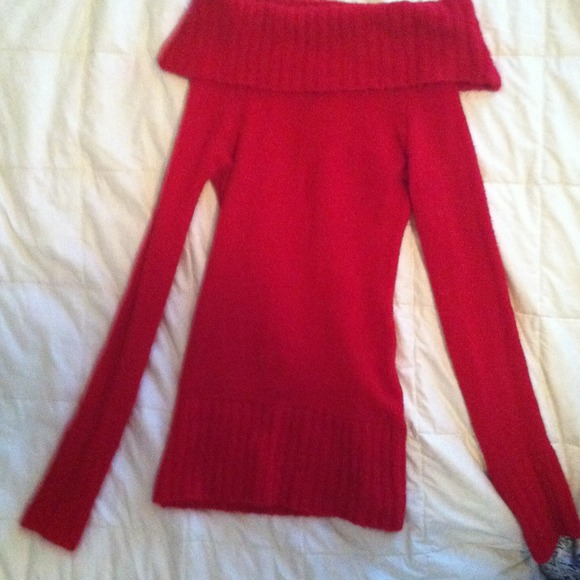 Long red top fold sweater