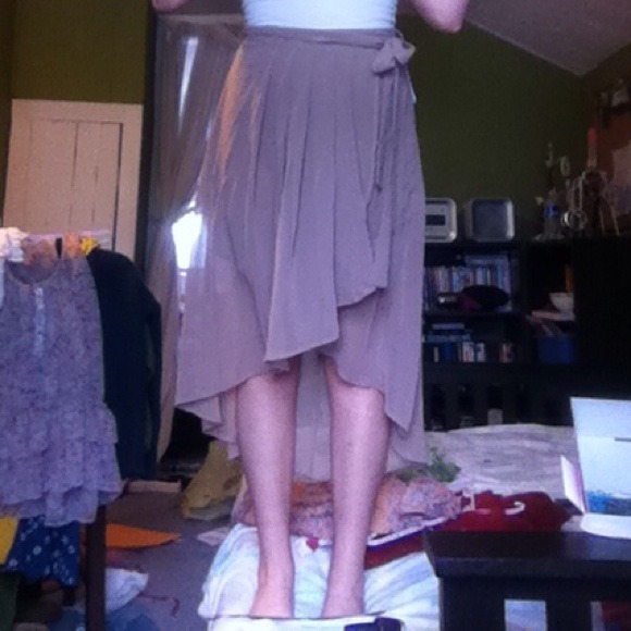 🚫SOLD🚫high waisted high low skirt - Picture 3 of 4