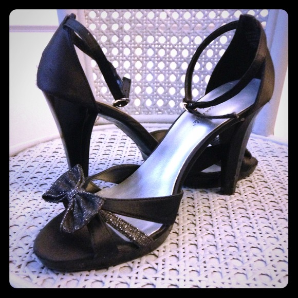 American Eagle Heels