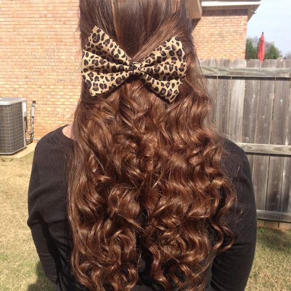 Big cheetah hair bow