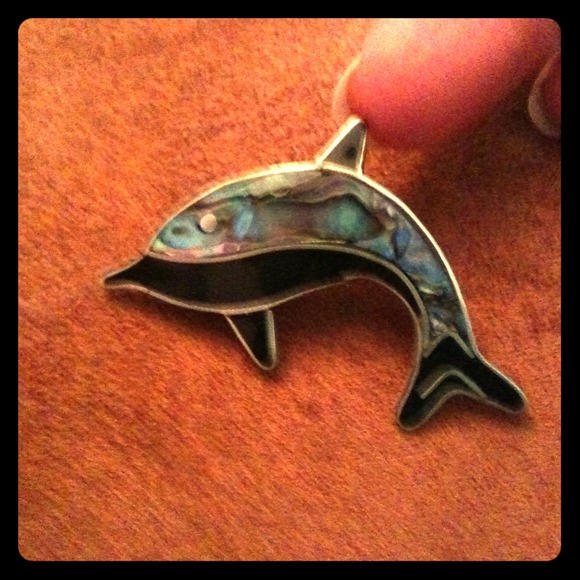 Dolphin pin - Picture 1 of 2