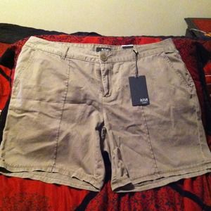Cute Taupe Gray Shorts