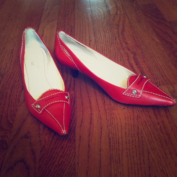 Anne Klein Iflex pumps.