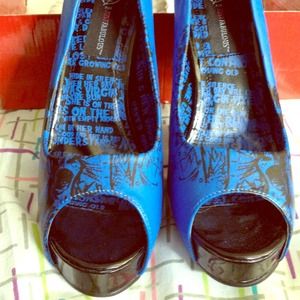 Blue skull heels