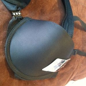 Black Front Clasp Pushup/traded