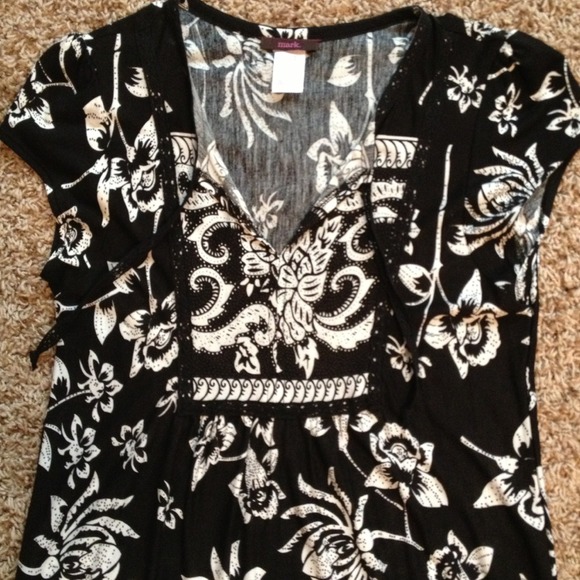Super cute black and white day dress
