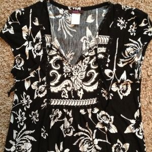 Super cute black and white day dress