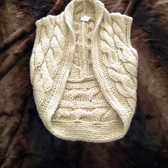 Knit Sweater Vest - Picture 2 of 4