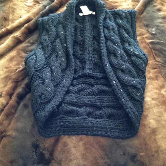 Knit Sweater Vest - Picture 3 of 4