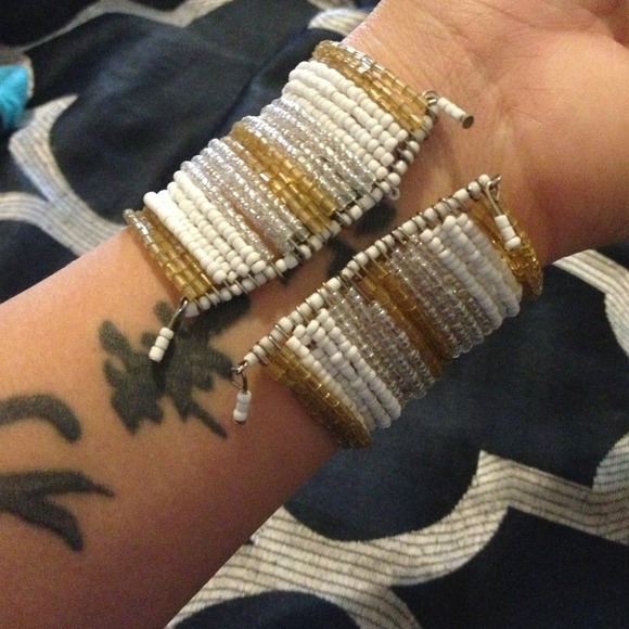 Beaded bangle - Picture 2 of 3