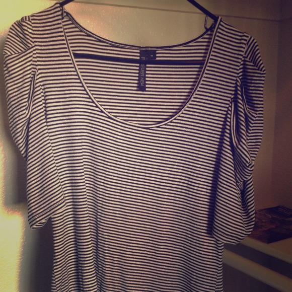 Horizontal striped, black & white scoop necked top
