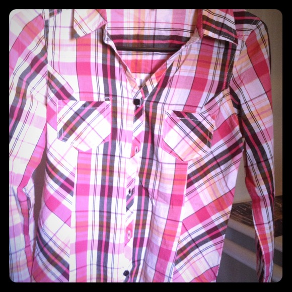 Pink boyfriend shirt.. Brand new, never worn!