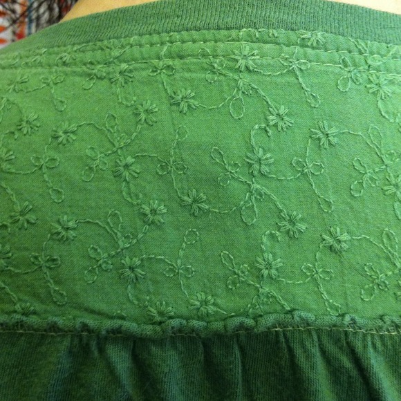 Cute green floral woven shirt - Picture 2 of 2