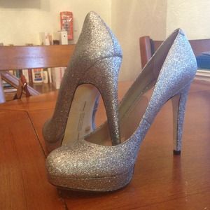 Vince Camuto Silver pumps