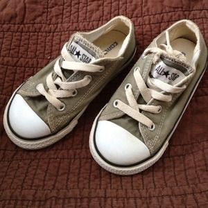 Size 8 kids converse