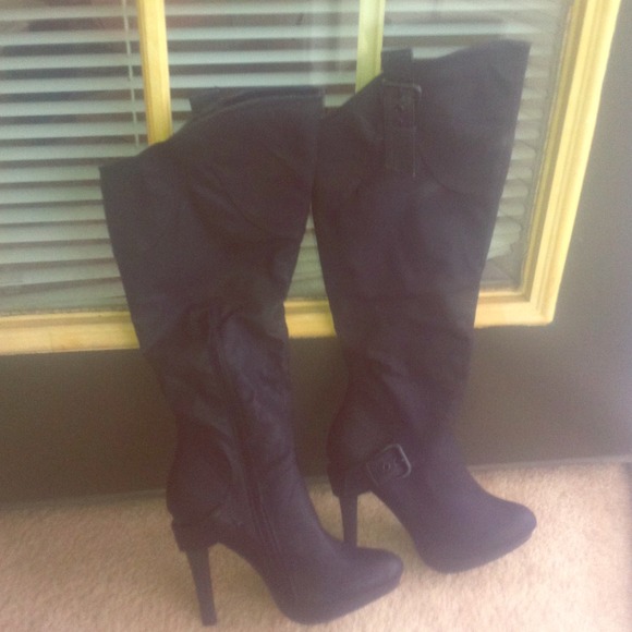 Boots - ❤TRADED❤Black brand new high boots with heels