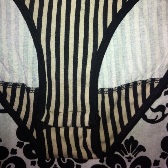 ❌SoldinBundle❌H&M Cream/Blk Stripe Bodysuit - Picture 4 of 4