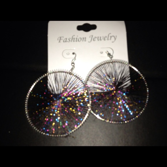 Colorful earring. - Picture 2 of 2