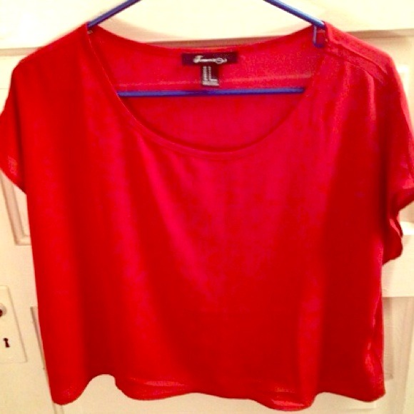 SOLD Boxy deep red tshirt
