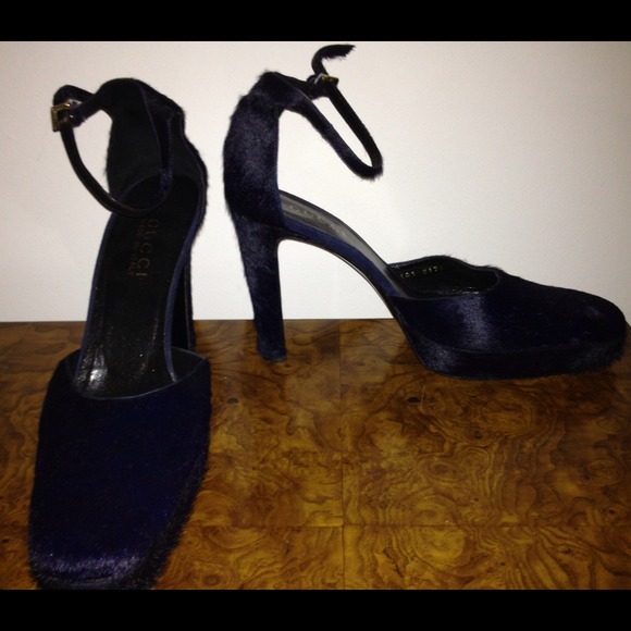 Gucci dark blue pony hair pumps