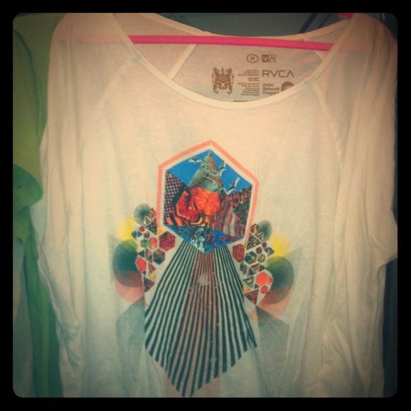 RVCA t-shirt from The Buckle!💜