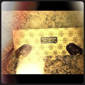 Apple Bottom wrist wallet