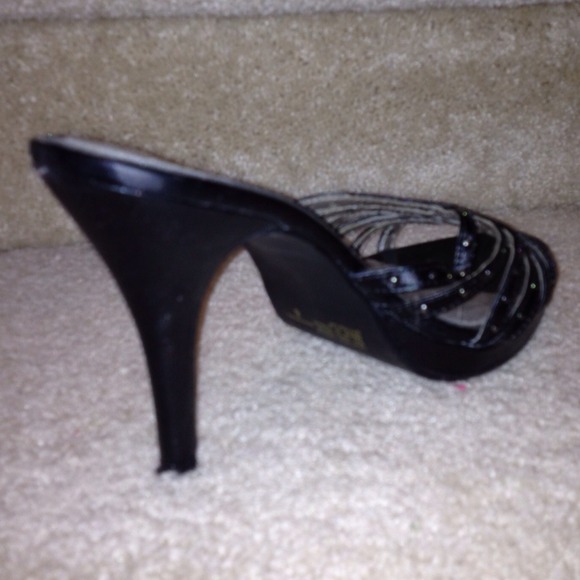 Heels - Picture 3 of 4