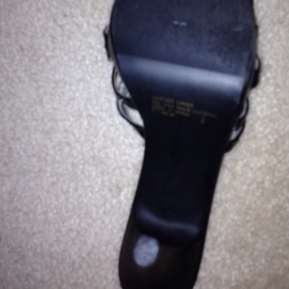 Heels - Picture 4 of 4